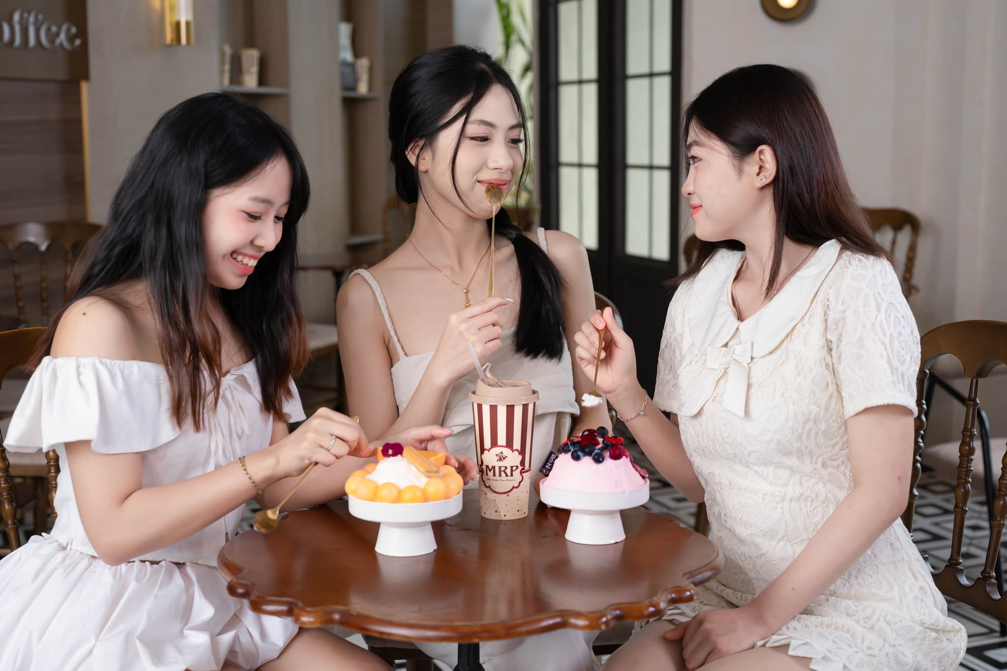 hội bạn cùng thưởng thức Bingsu tại MrP